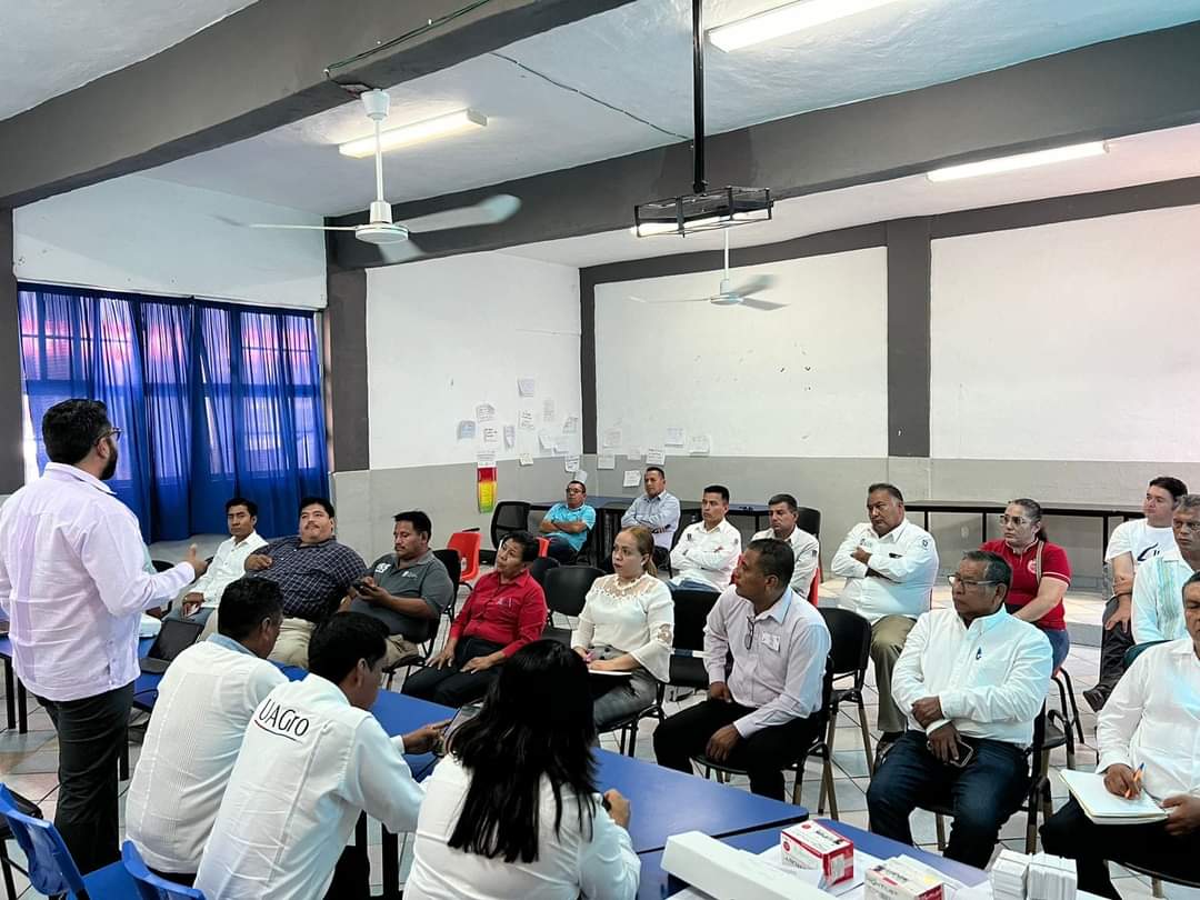 Entrega de títulos profesionales a egresados en nuestra región Tierra Caliente.